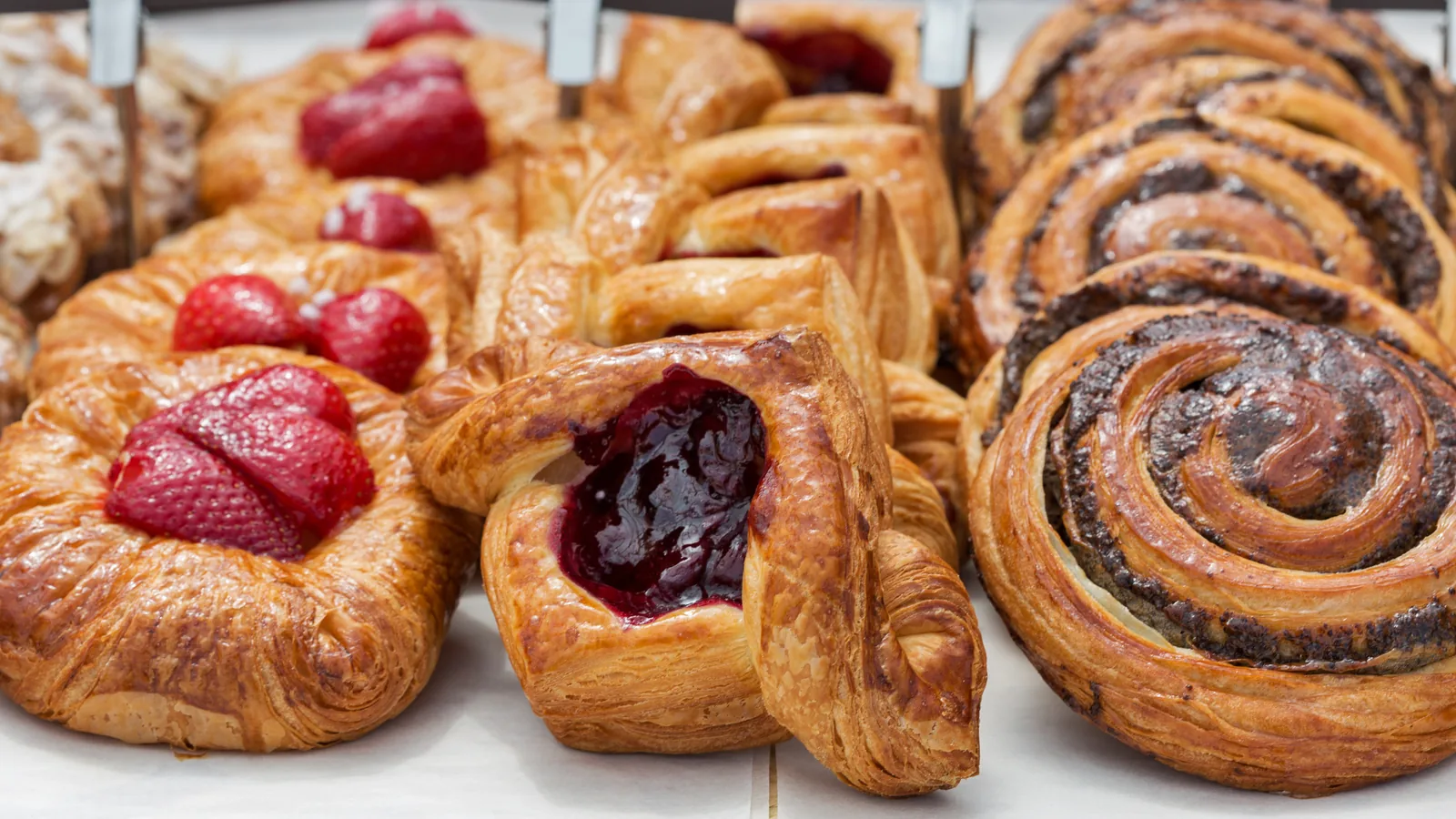 Viennoiseries fines : danish framboise, pavot, abricot